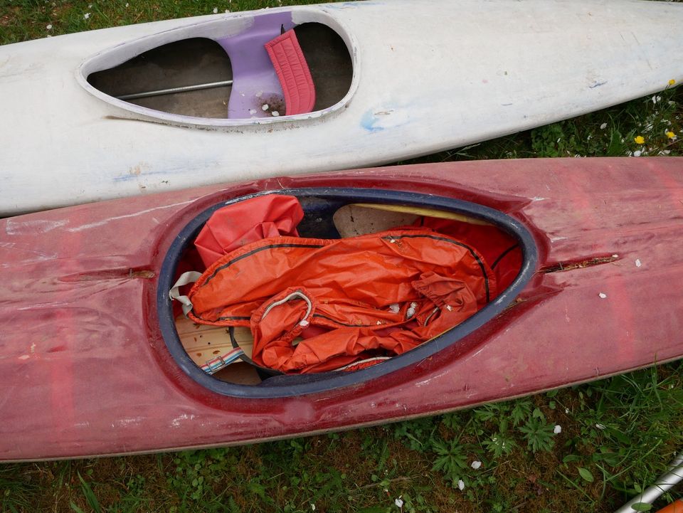 2x Kajak mit Paddel gebraucht in Otterberg