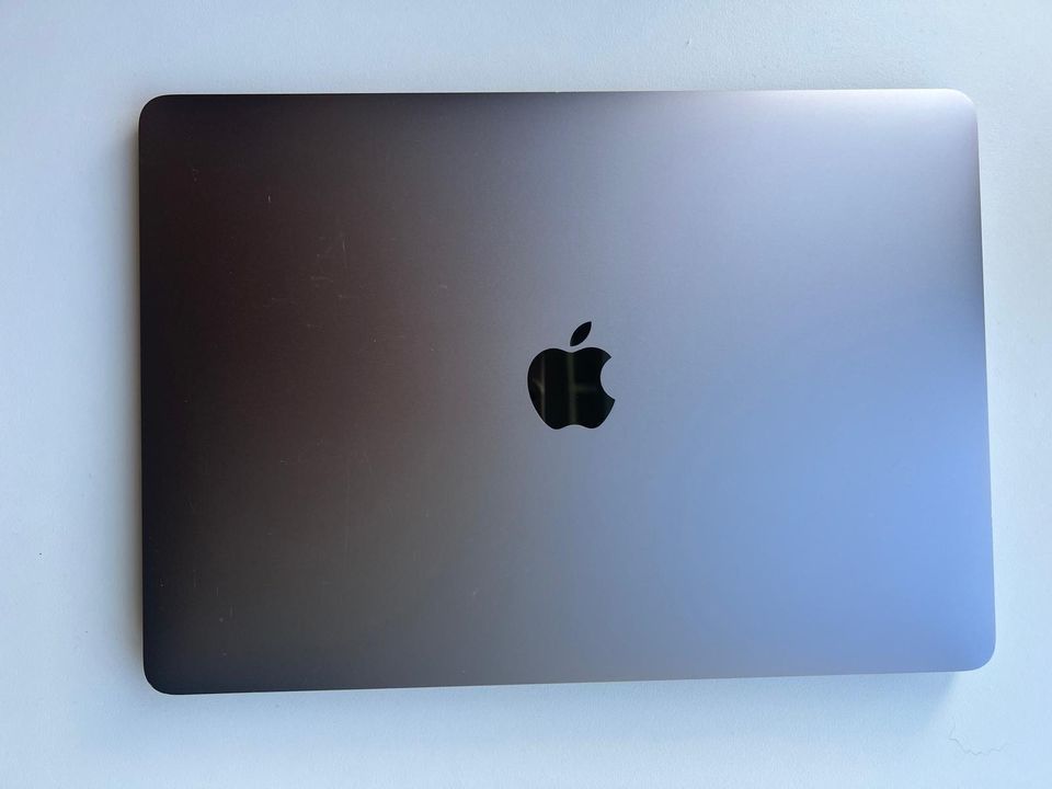 MacBook Air (Retina 13-Zoll) 1,6 GHz Intel Core i5 8GB 2133 MHz in Düsseldorf