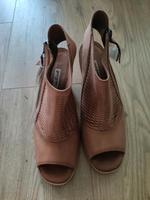 Paul Green Leder Sandalen Peeptoe Sandaletten neu in 39 Osterholz - Ellenerbrok-Schevemoor Vorschau