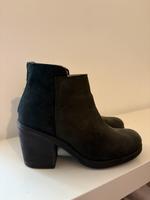 Schwarze Wildleder Leder Stiefel Boots Mitte - Tiergarten Vorschau