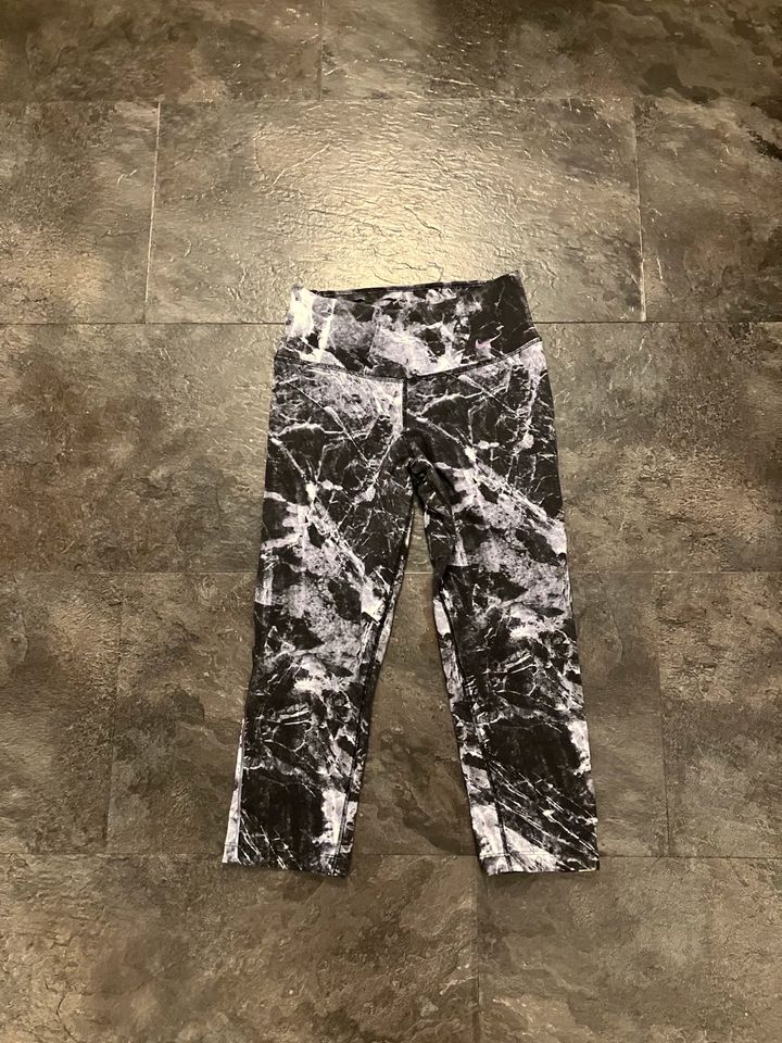 Nike 3/4 Leggings in München