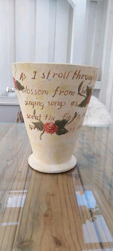 Unikat, Charmante, handbemalte Vase aus Ton, Vintage, Rosen in Scharnebeck