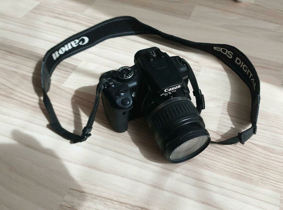 Canon EOS 400 D mit Zubehör in Sehnde