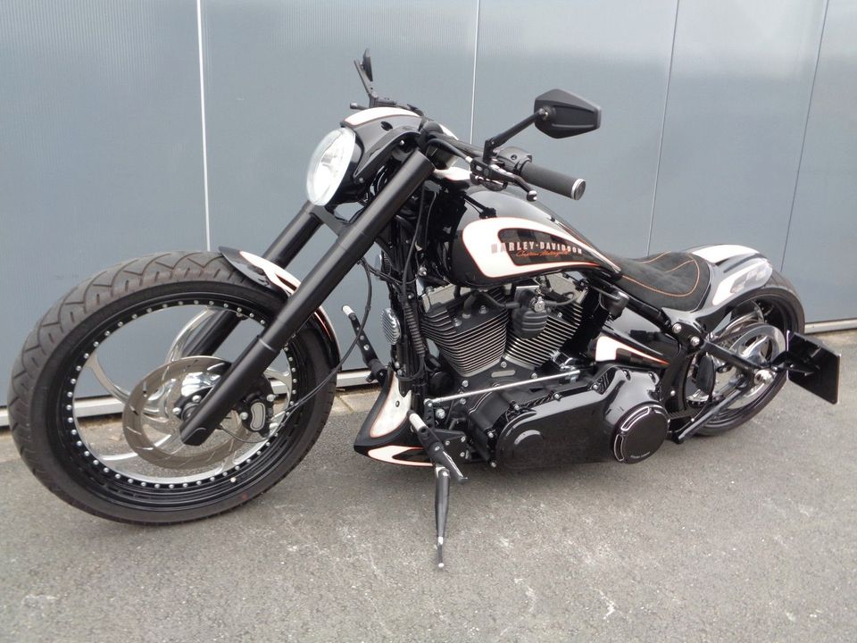 Harley-Davidson FXSB °° BREAKOUT CUSTOM °°  -FLAT FAT BEAST- in Melle
