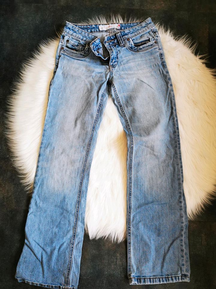 Jeans /3 von S. Oliver, 1 Levis in Gomaringen