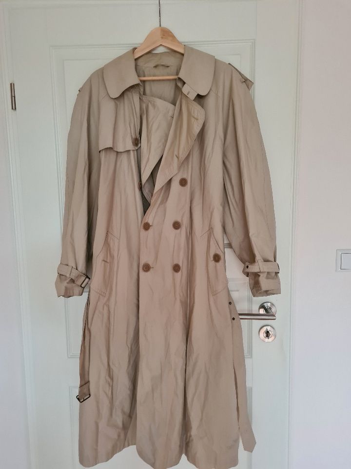 Trenchcoat Hugo Boss Größe evtl. L in Hamburg