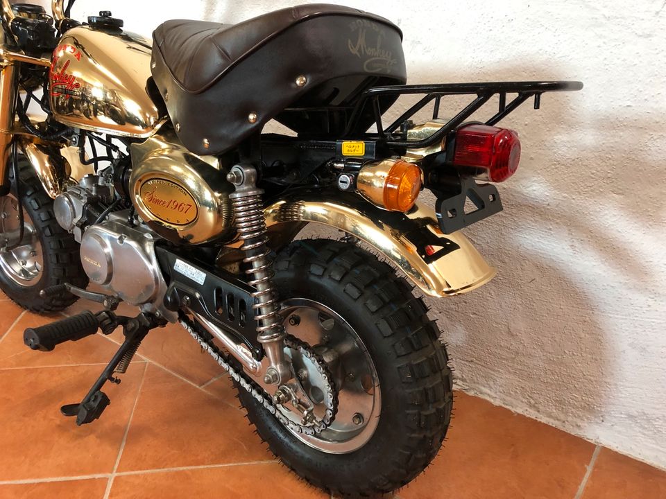 Honda Monkey Z50J Gold Limited Edition in Beilrode