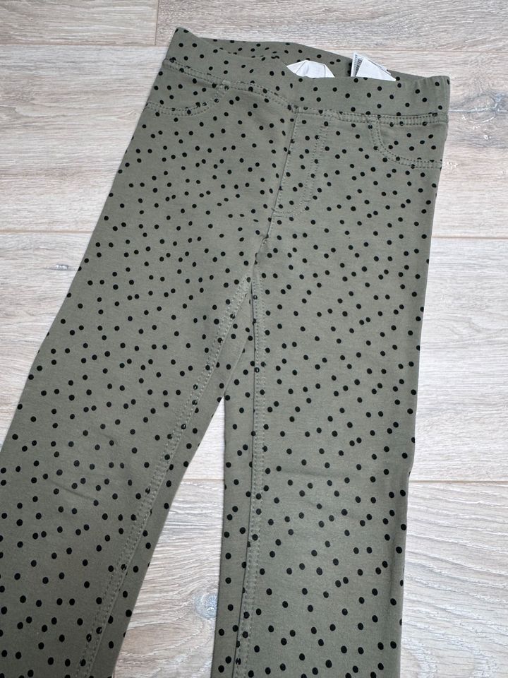 H&M Hose Leggings, grün mit Pünktchen, Gr. 116♥️ in Glinde