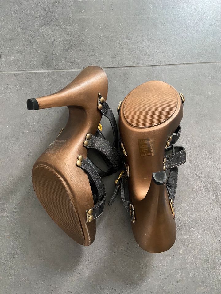 Stilettos Schuhe italienisch Gr. 39 in Vellmar