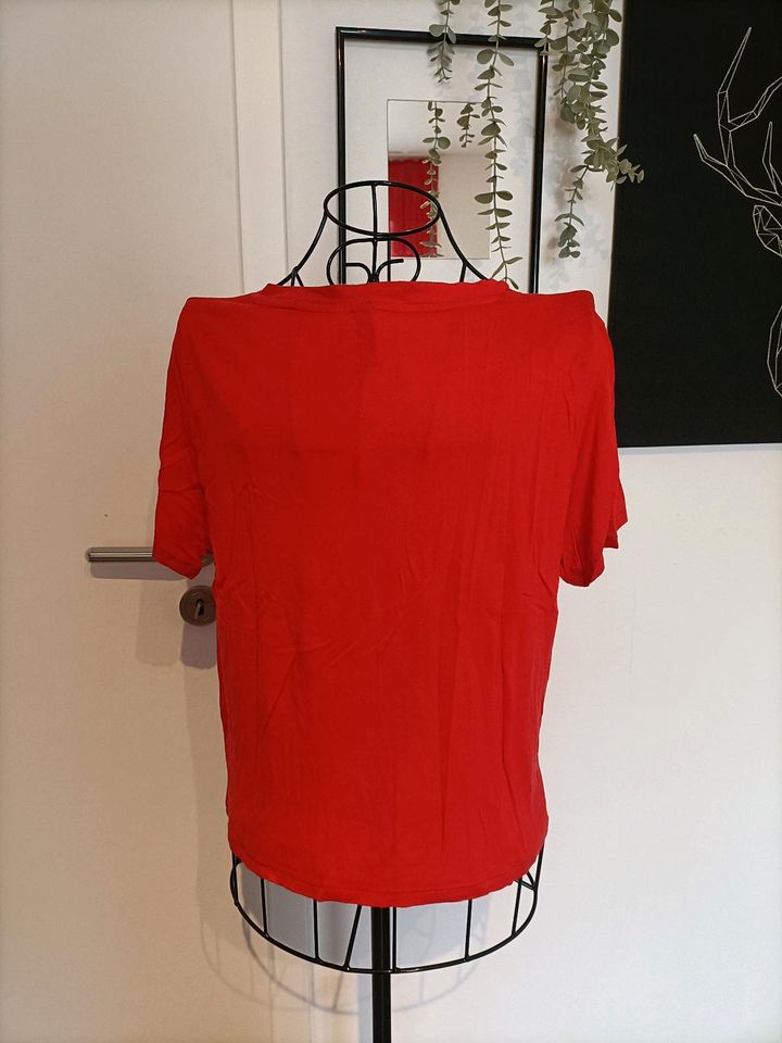 Rotes T-Shirt L in Gelnhausen