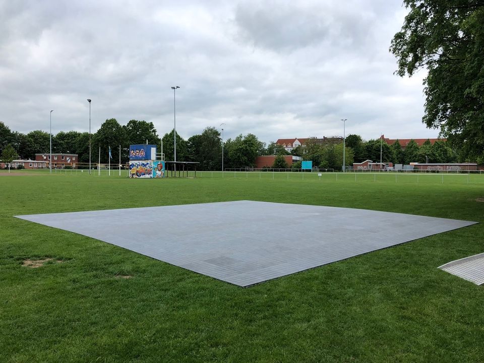 Tanzfläche 9,5 m x 9,5 m in Neumünster