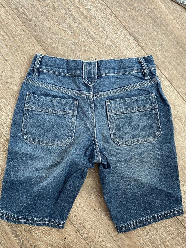 3 x Jeans Shorts Bermudas 3/4 kurz Gr. 128 in Nörvenich