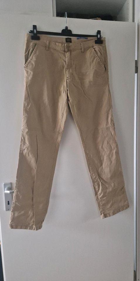 Chinohose dünnere Hose Herren Gr. 33/34 in Duisburg