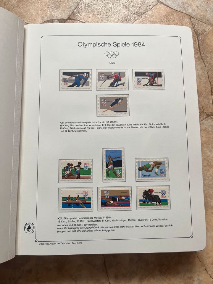 Briefmarkenalbum Olympische Spiele 1984 in Düsseldorf