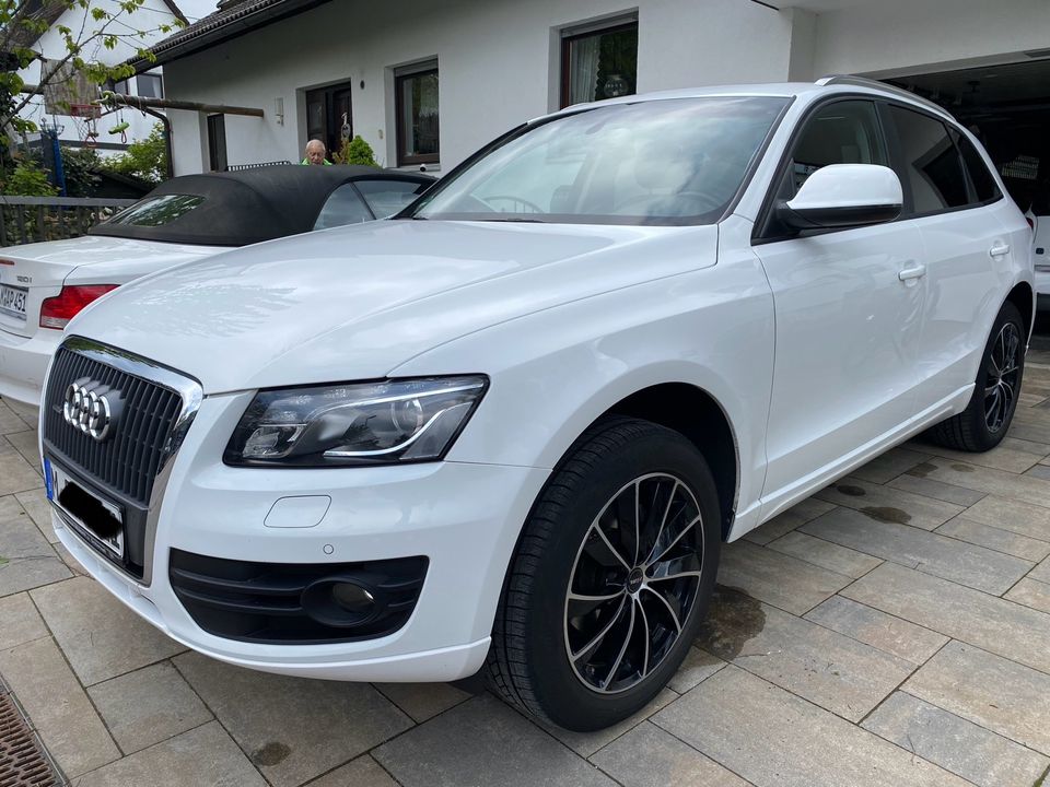 Audi Q5 2,0 TDI, Navi, Leder, Panorama, 8fach bereift, TÜV NEU!!! in München