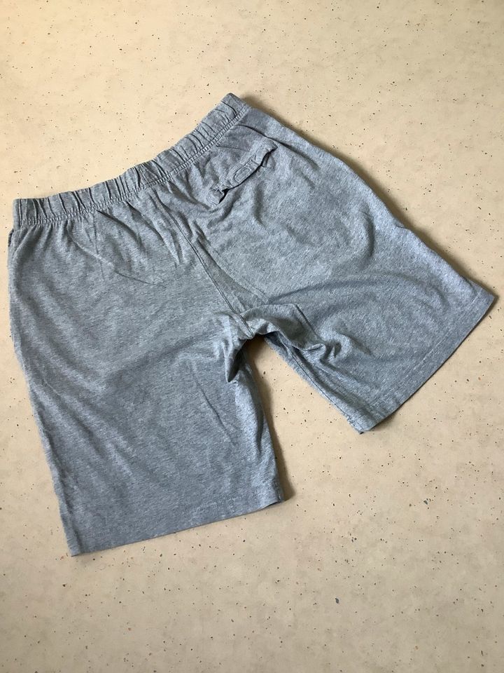 »NIKE« Sport Shorts/kurze Hose - Größe: L - Grau - Herren in Hunderdorf