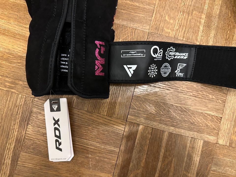 RDX Boxhandschuhe Frauen Damen Muay Thai Sparring 10 oz in Düsseldorf