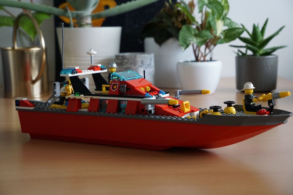 "LEGO City 7906 "Feuerwehrboot" in Nürnberg (Mittelfr)