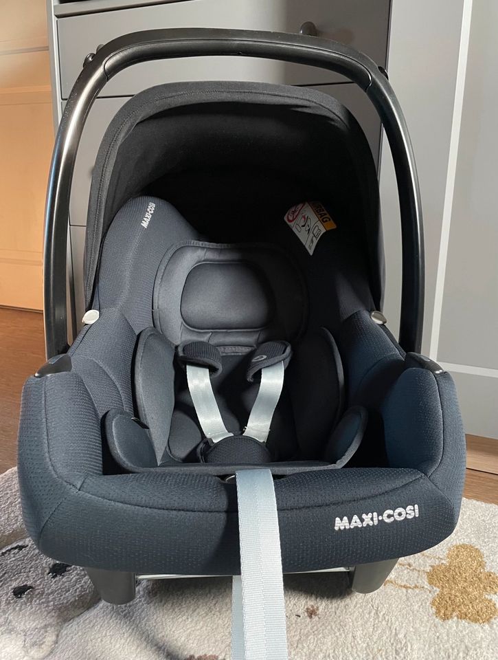 Maxi Cosi CabrioFix i-Size Babyschale Kindersitz in Dresden