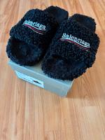 Balenciaga Furr slides Niedersachsen - Springe Vorschau