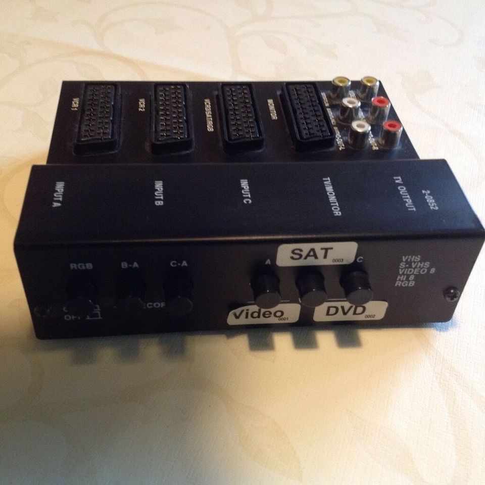 Scart- Umschaltbox in Asbach