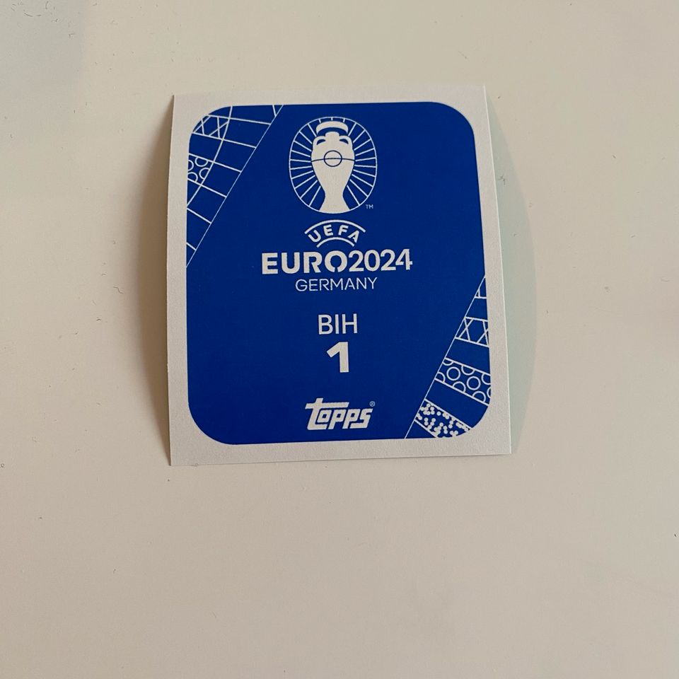 Topps, EM 2024 Sticker, grün Glitzer, Parallel Sticker in Dortmund