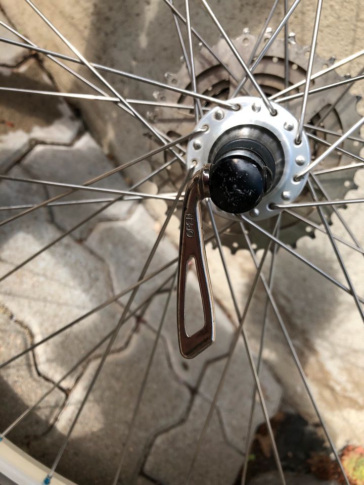 Laufradsatz Araya TM-18 Shimano 26 + Kassette und Schnellspanner in Aschaffenburg