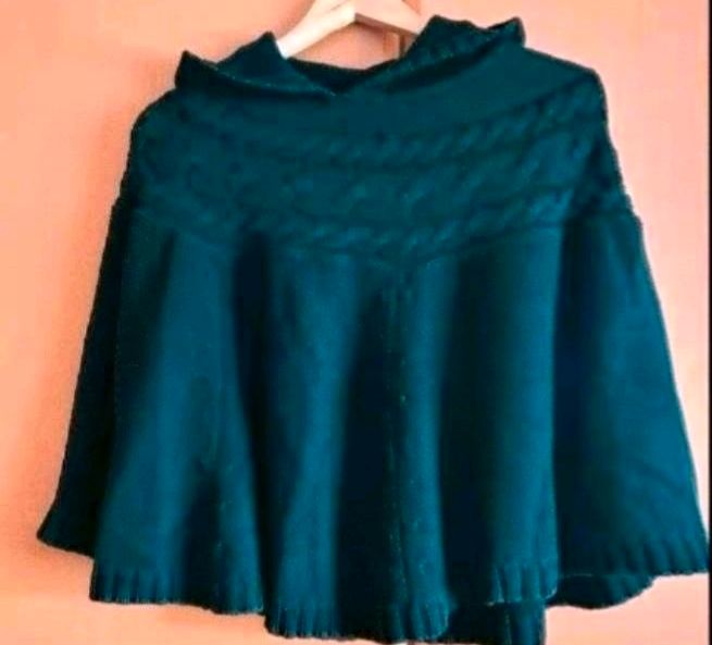 Mädchen Bluse/Poncho Gr. 176 in Lindern (Oldenburg)