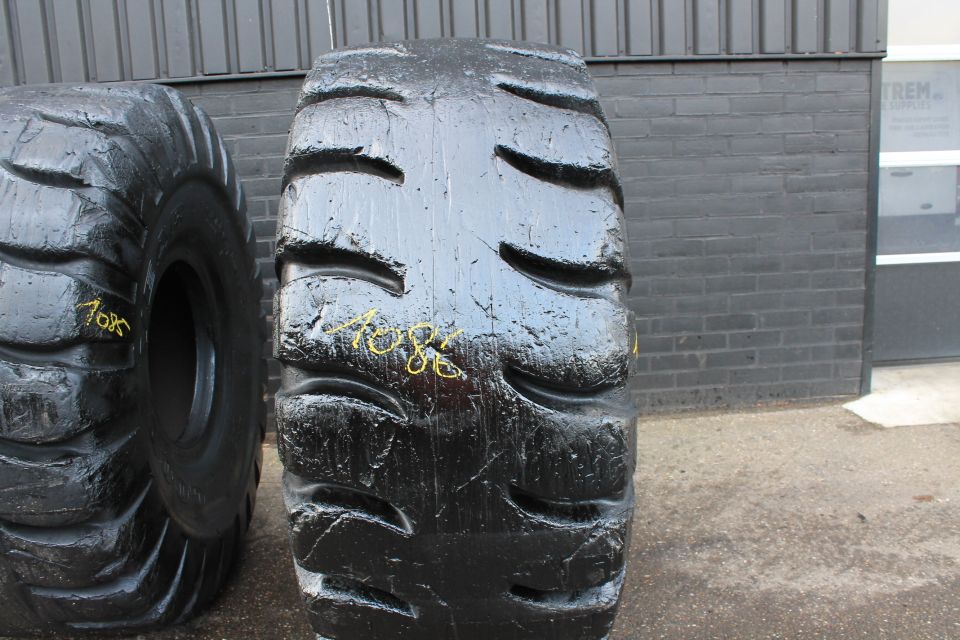 29.5R25 GOODYEAR RL-5K L5 80% RADLADER REIFEN 4 STUCK in Gangelt