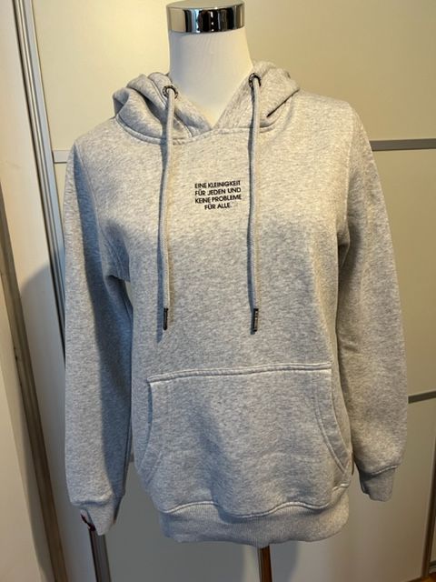 Kleinigkeit Hoodie, grau, Gr. S in Gehrden