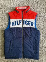 Tommy Hilfiger Weste Gr.L 12/14 158 Kapuze Jacke Steppweste Nordrhein-Westfalen - Emmerich am Rhein Vorschau