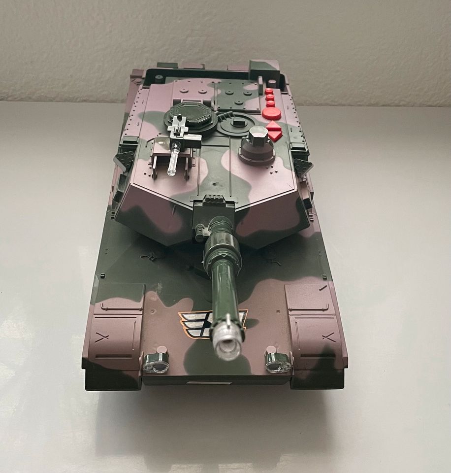 Panzer, Spielzeug, Sentinel 1, Militärfahrzeug in Limburg