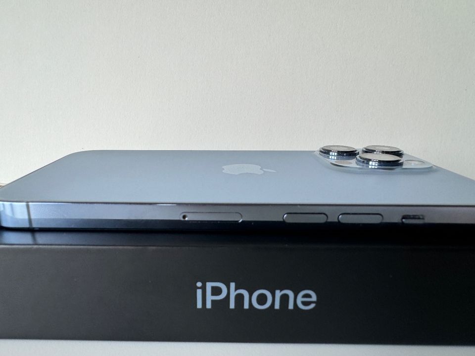 Apple iPhone 13 Pro - 256GB - Sierrablue - OVP - wie neu! in Berlin