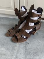 Sandalen Römersandalen braun Gr. 41 S.OLIVER Hessen - Oberursel (Taunus) Vorschau