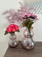 Vase mit Plastikblumen rosa Berlin - Neukölln Vorschau