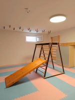 Klettergerüst Indoor Kletterdreieck mit Rutsche Holz Kinder Bayern - Landshut Vorschau
