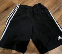 Adidas Shorts in Schwarz in Größe XS Hessen - Willingshausen Vorschau