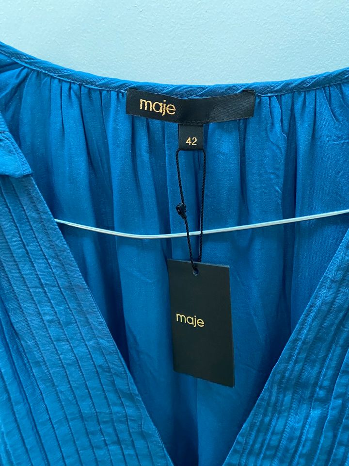 Blau geripptes Maje Kleid in München