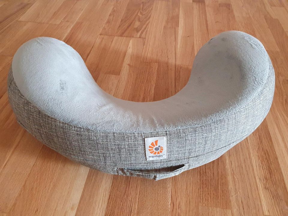 Ergobaby nursing pillow Stillkissen in Mainleus