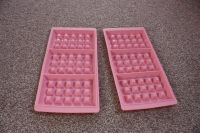 2 Silikonbackformen Waffeln rosa backen+Frosten Küche D Sachsen - Freiberg Vorschau