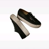 Superga Echtleder - Plateau - Sneakers, schwarz/weiß, Gr. 39 München - Schwabing-Freimann Vorschau