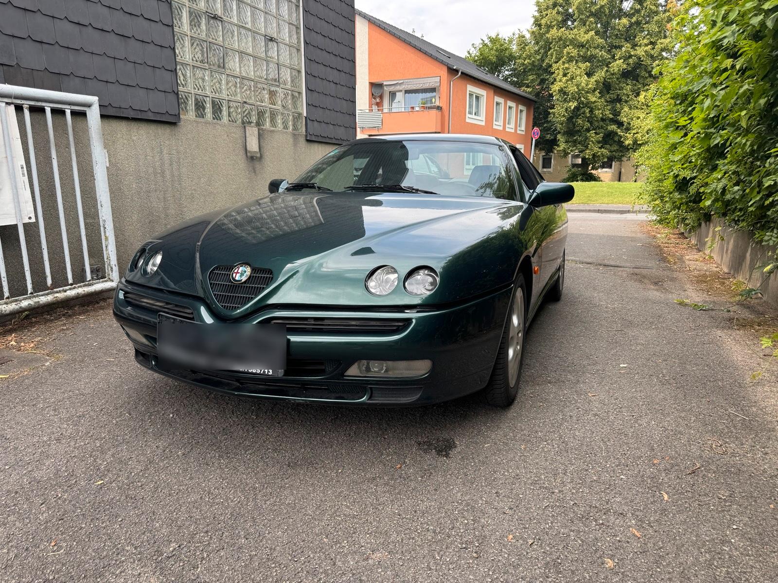 Abbildung des Autos Alfa Romeo GTV mit 24 V …