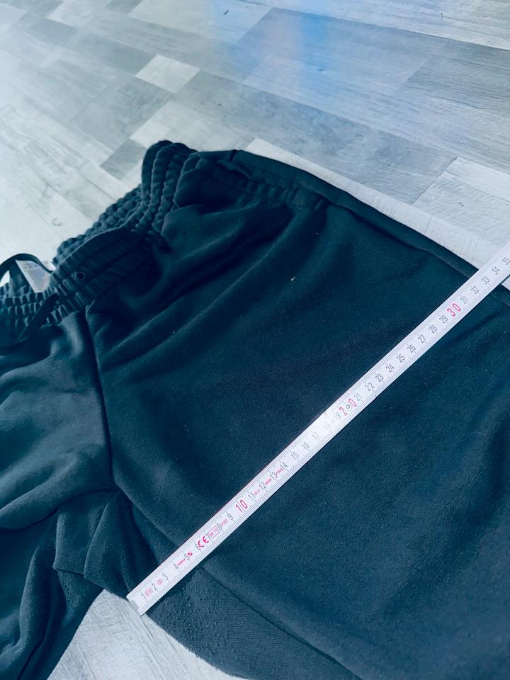 Adidas Freizeithose Jogginghose gr.46/48 Sporthose top Hose in Treuchtlingen