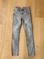 Only Jeans Gr.XS/33 hellgrau slim knöchellang Baden-Württemberg - Leonberg Vorschau