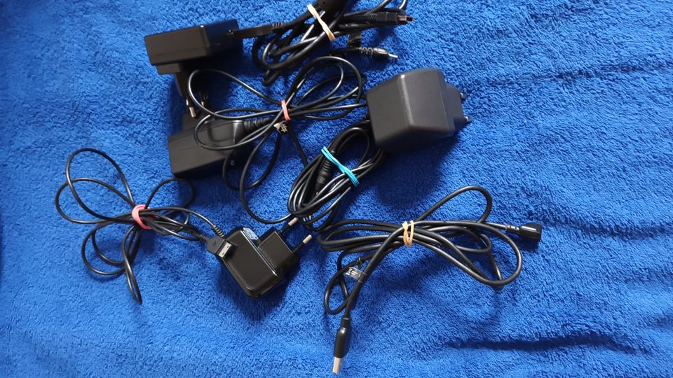 verscheiden Lade Kabel für unterschiedliche Handy und  Kopfhörer in Dresden