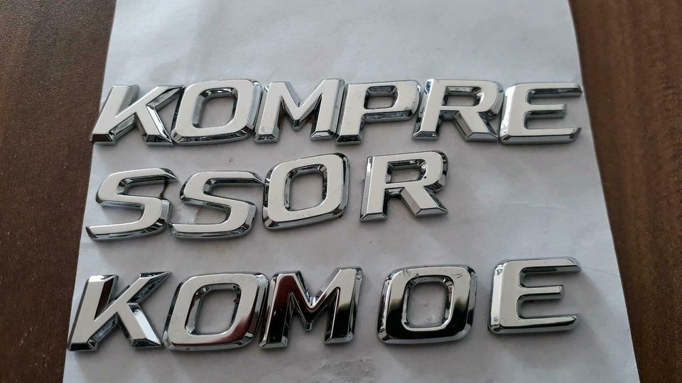 Mercedes SLK "KOMPRESSOR" - Buchstaben in Quickborn