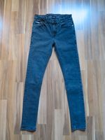 Tommy Hilfiger Jeanshose Hose Gr. 164 Skinny schwarz Baden-Württemberg - Heidenheim an der Brenz Vorschau