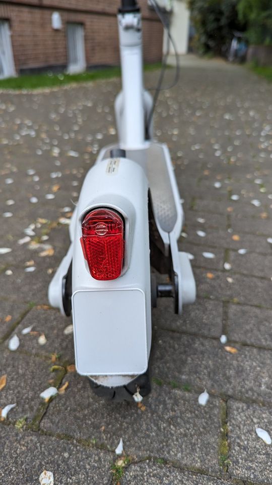 Ninebot KickScooter Max G30L in Köln