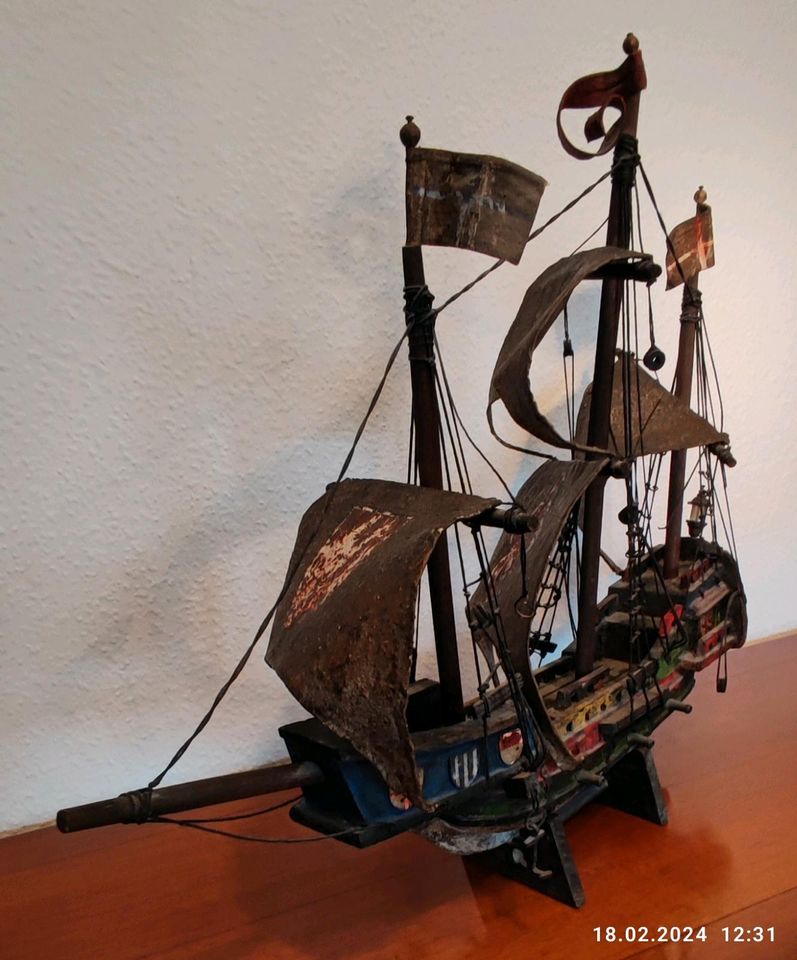 Schiffsmodell antik Holz Segelschiff in Woltersdorf
