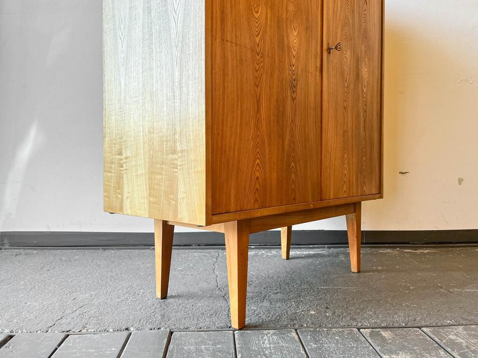 wäscheschrank schrank hellerau kommode alt vintage OH-SO-NICE in Berlin